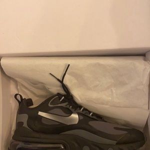 Blk Grey sliver Nike react 270